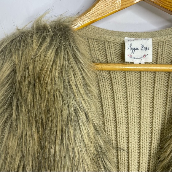 HIPPIE ROSE Juniors Faux Fur Vest with Knit Back - Sz. Medium - Picture 6 of 10